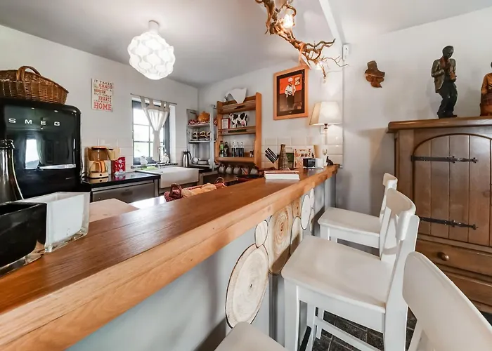 Petit Wilogne In * Mont (Belgium Luxembourg)